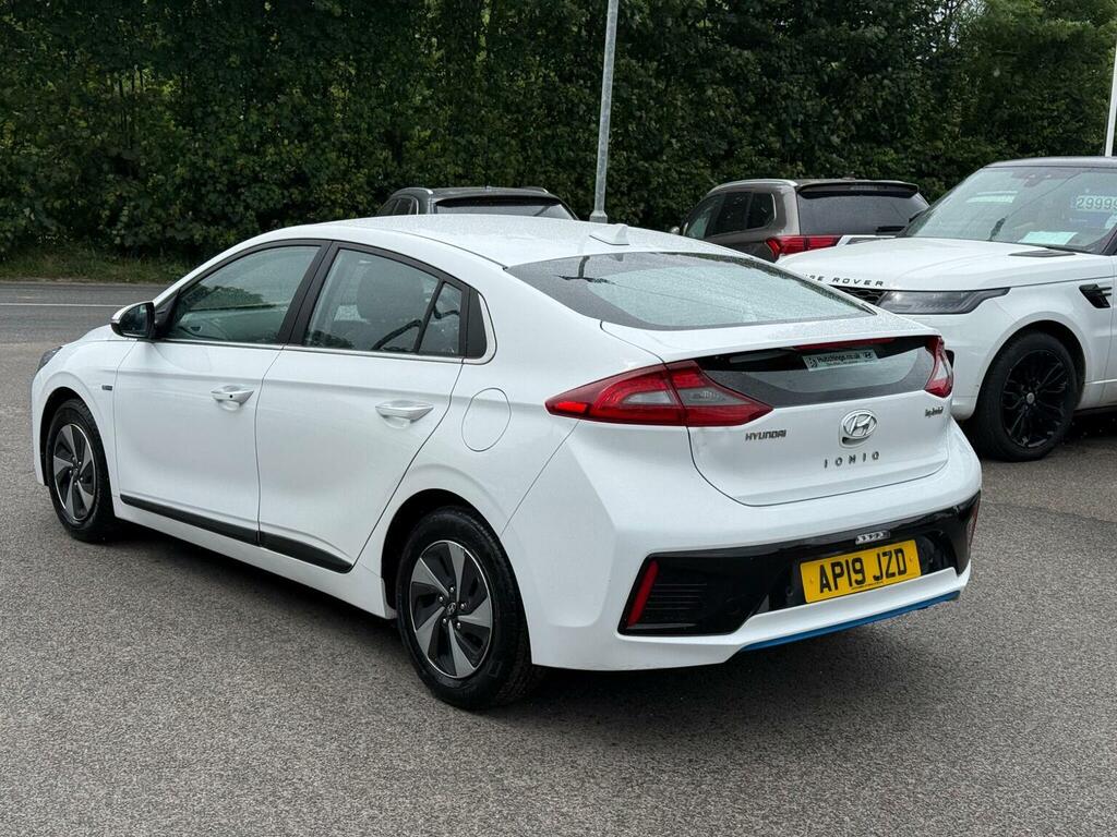 Hyundai Ioniq Hatchback 1.6 H-gdi Premium Se Dct Euro 6 Ss AP19JZD White #4