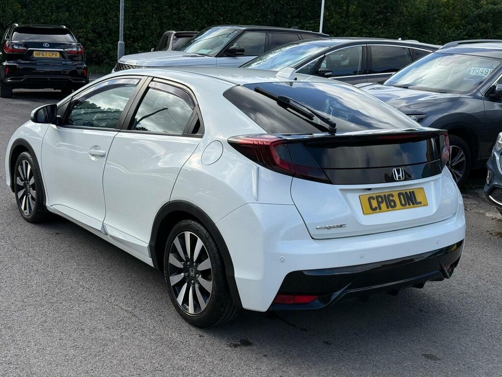 Honda Civic Hatchback 1.8 I-vtec Se Plus Navi Euro 6 Ss 5 White #4