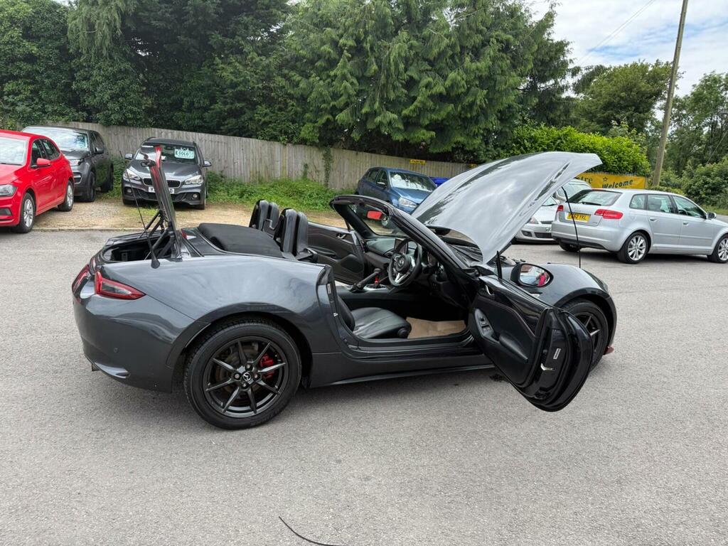 Mazda MX-5 1.5 Se Red #25