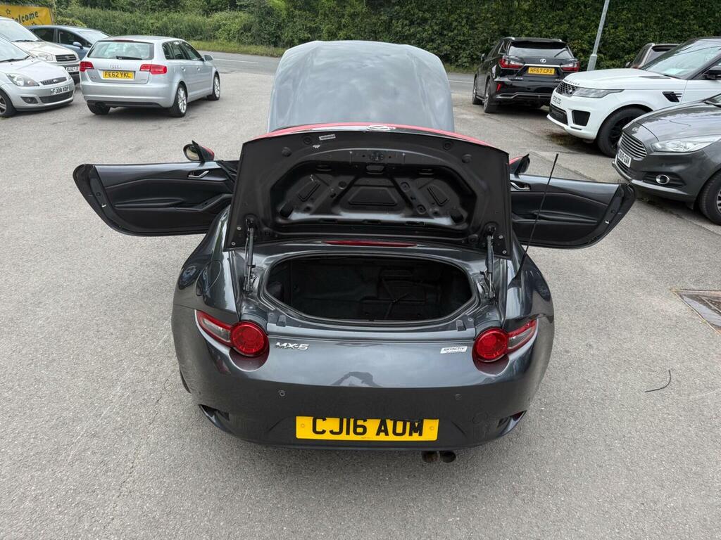 Mazda MX-5 1.5 Se Red #24