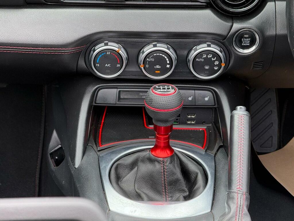 Mazda MX-5 1.5 Se Red #12