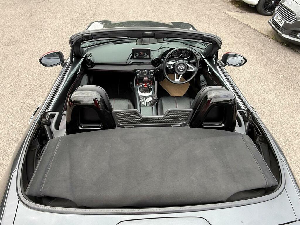 Mazda MX-5 1.5 Se Red #9