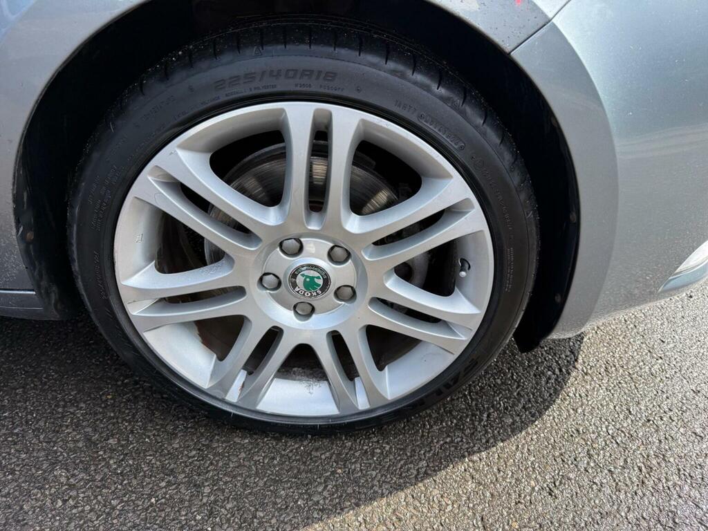Skoda Superb Elegance Silver #36
