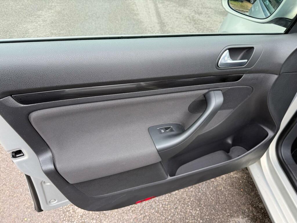 Volkswagen Golf Hatchback 1.6 Red #15