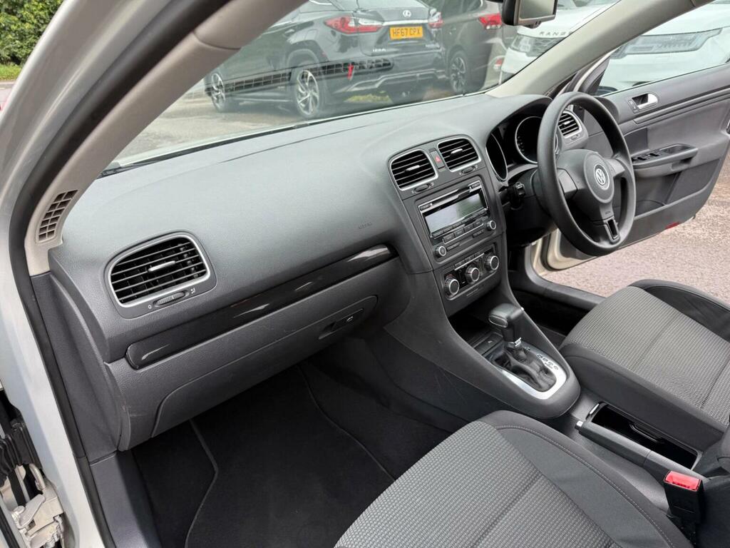 Volkswagen Golf Hatchback 1.6 Red #42