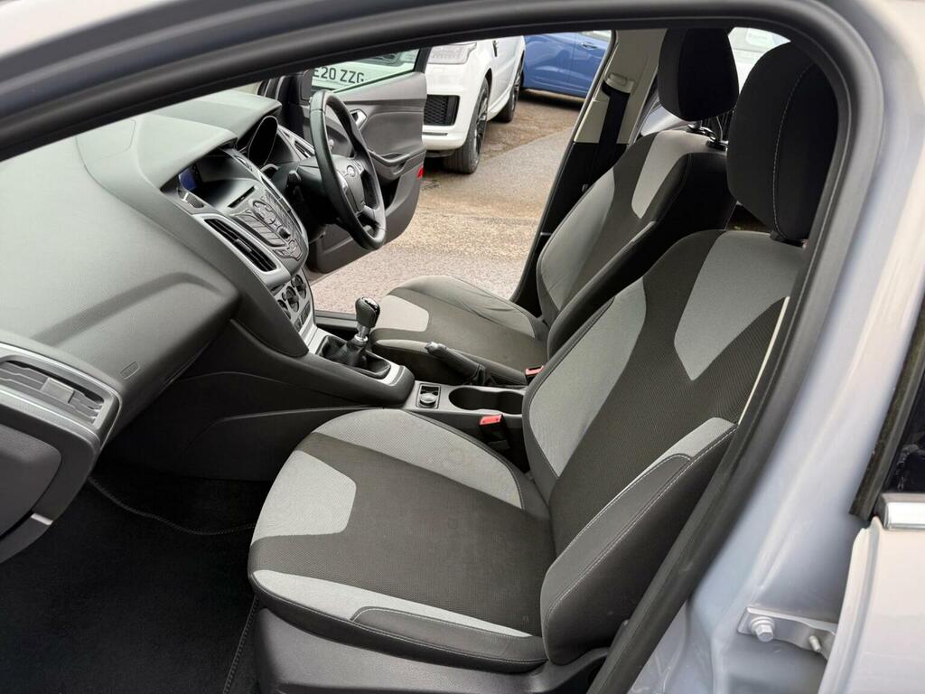 Ford Focus Estate Black #49