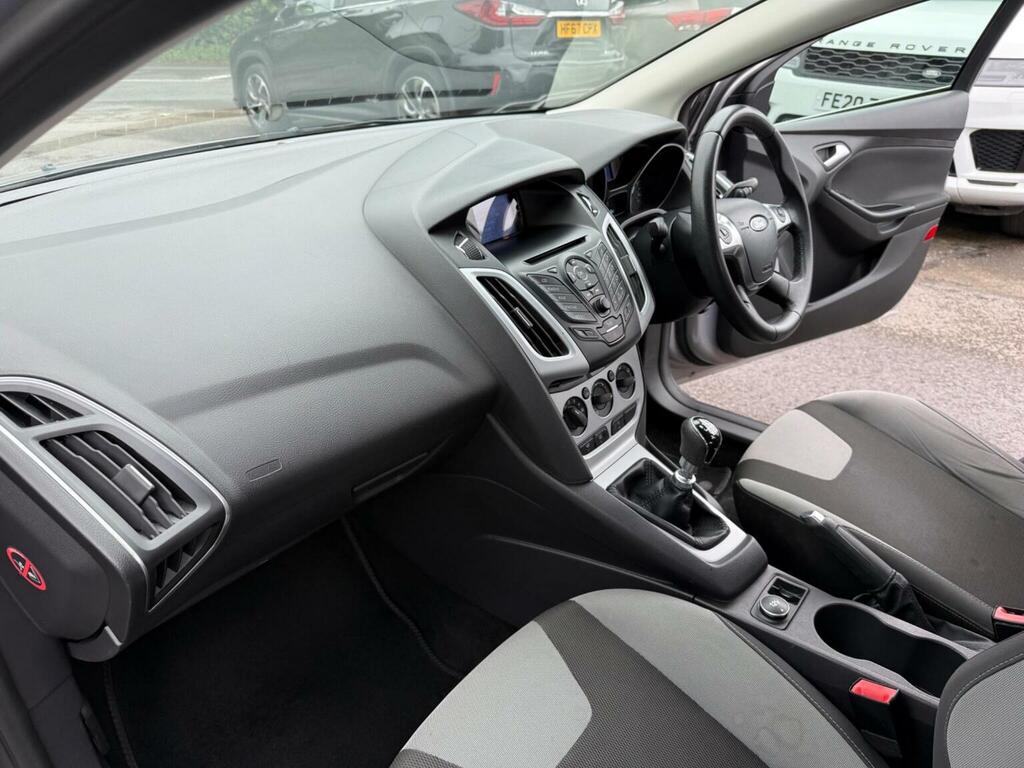 Ford Focus Estate Black #16