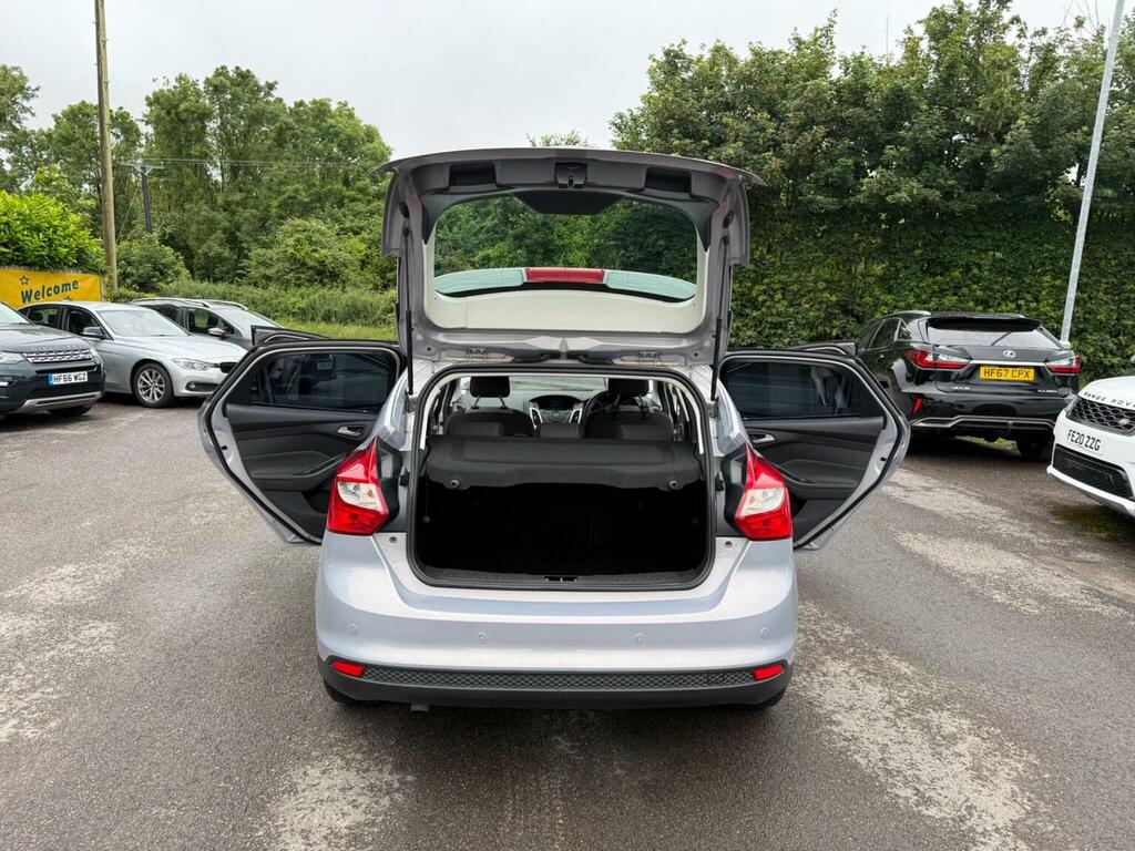 Ford Focus Estate Black #60