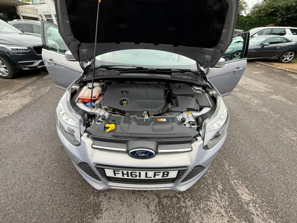 Ford Focus Estate Black #26