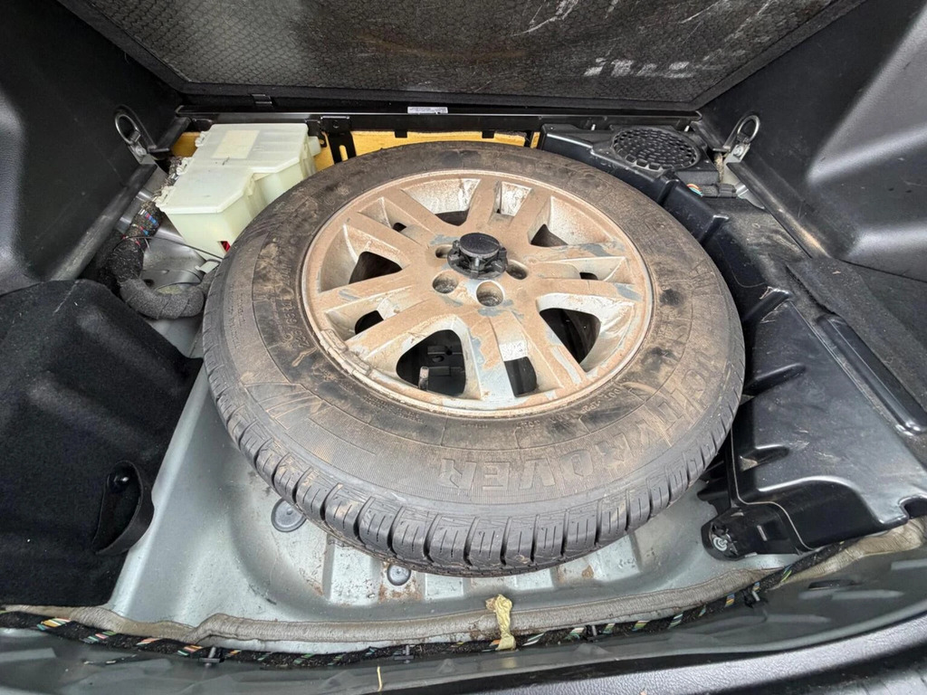 Land Rover Freelander 2 2.2L Hse Grey #24