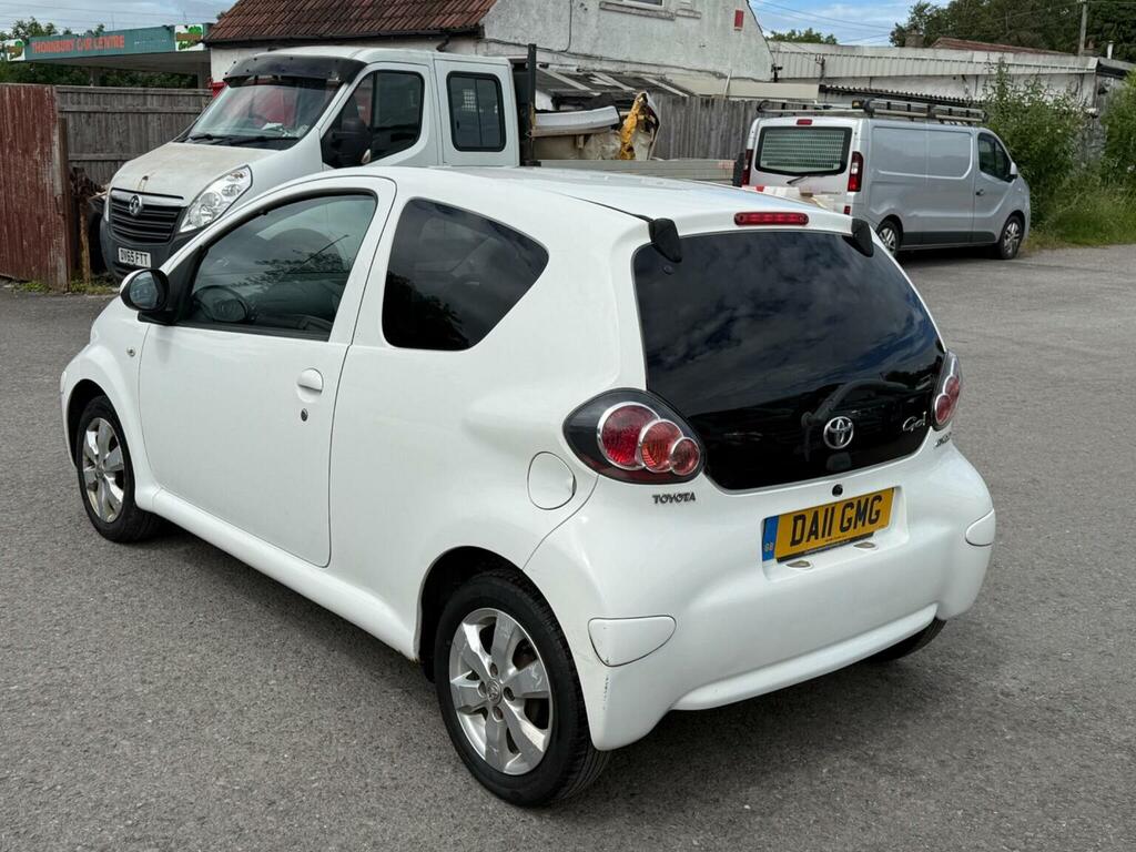 Toyota Aygo 1.0 Vvt-i Go Euro 5 White #4