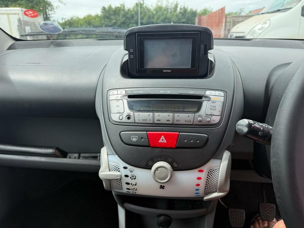Toyota Aygo Vvt-i Go 67 Grey #36