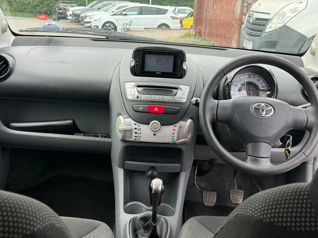 Toyota Aygo Vvt-i Go 67 Grey #14