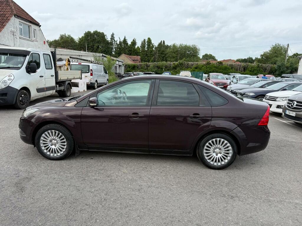 Ford Focus Zetec Climate 5-Door Silver #8