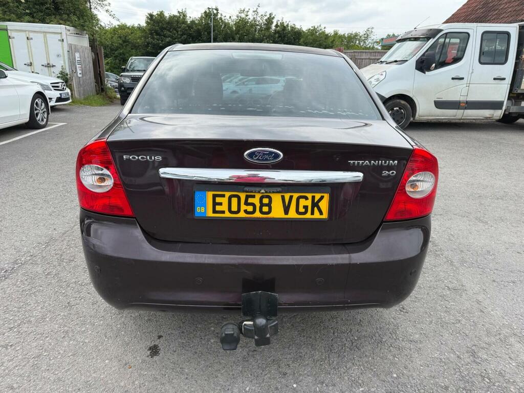 Ford Focus Zetec Climate 5-Door Silver #5