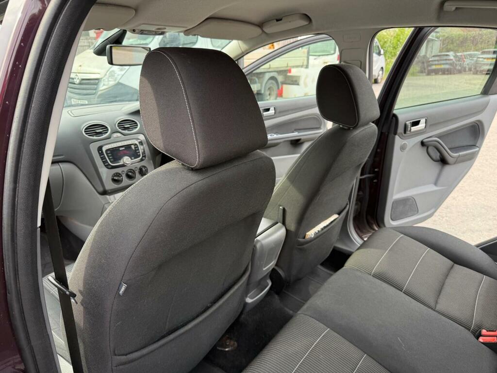 Ford Focus Zetec Climate 5-Door Silver #39