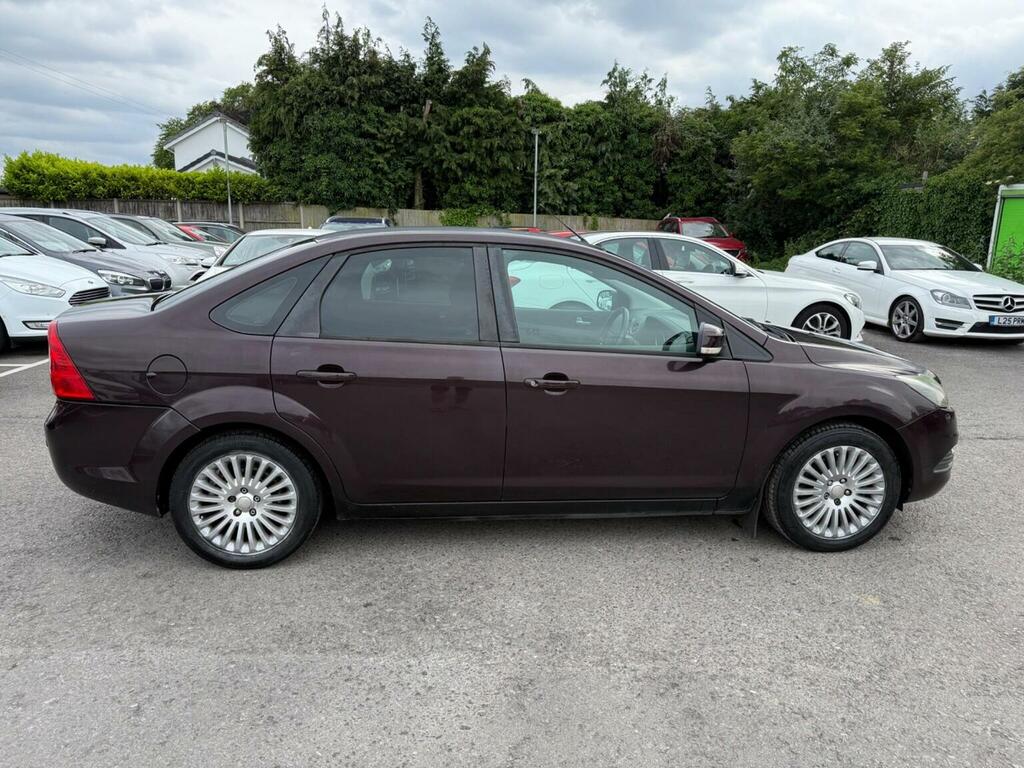 Ford Focus Zetec Climate 5-Door Silver #30