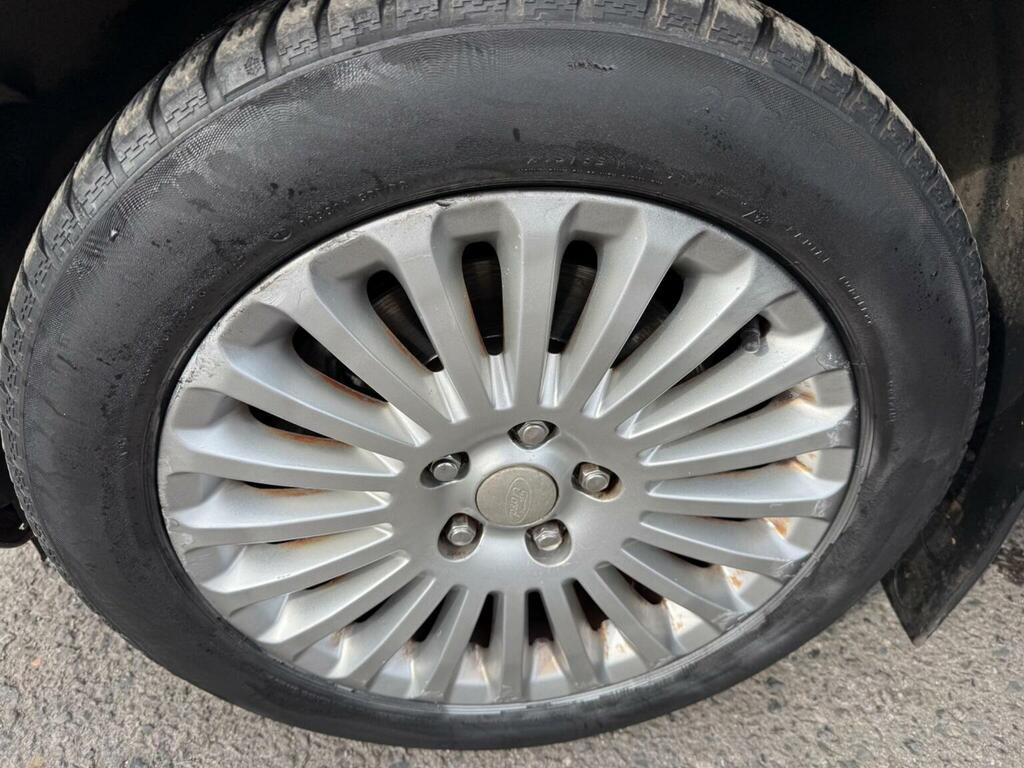 Ford Focus Zetec Climate 5-Door Silver #23