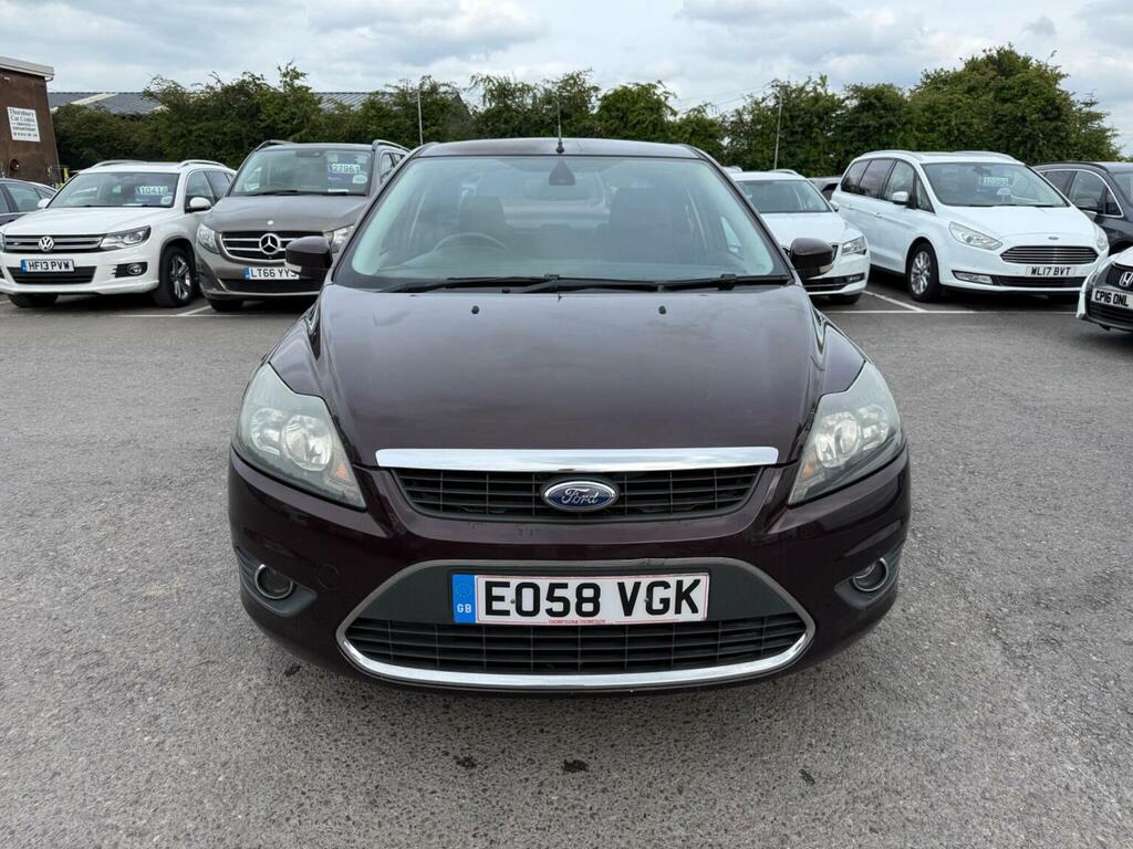 Ford Focus Zetec Climate 5-Door Silver #2
