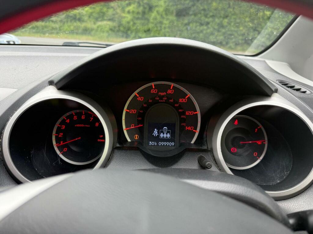 Honda Jazz 1.4 I-vtec Es Silver #29