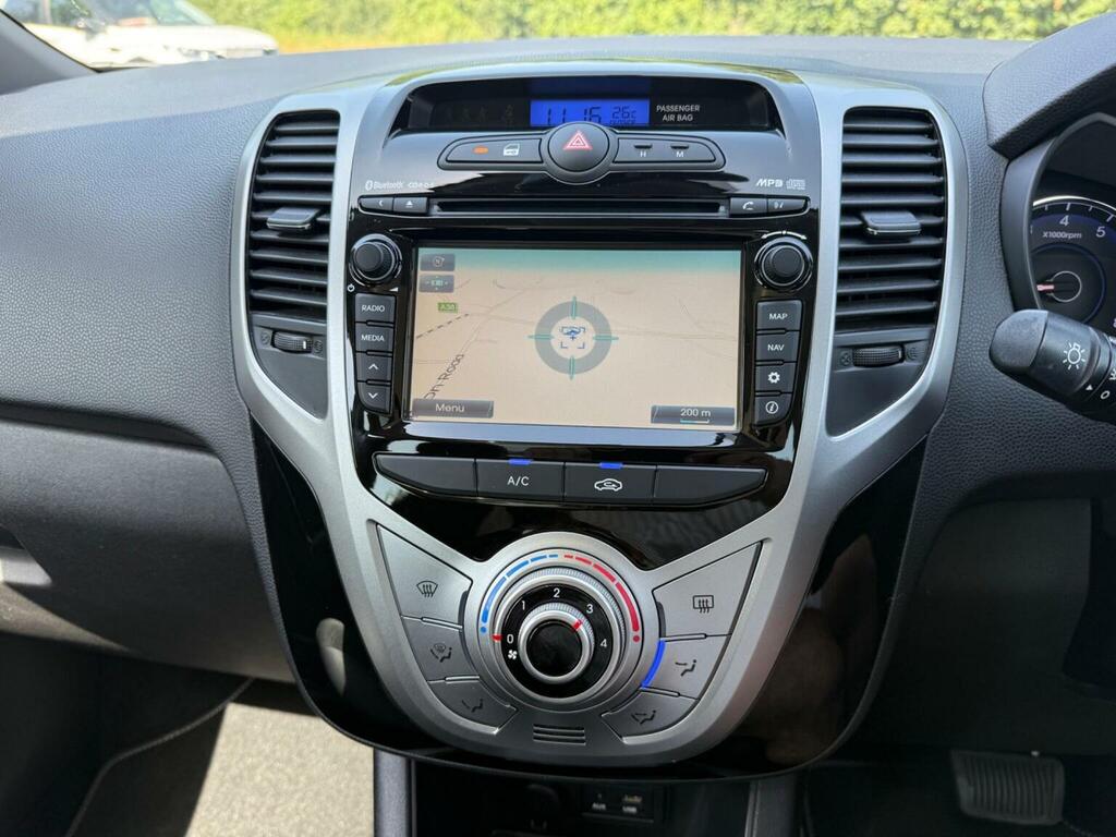 Hyundai Ix20 1.6 Se 123 Bhp Silver #11