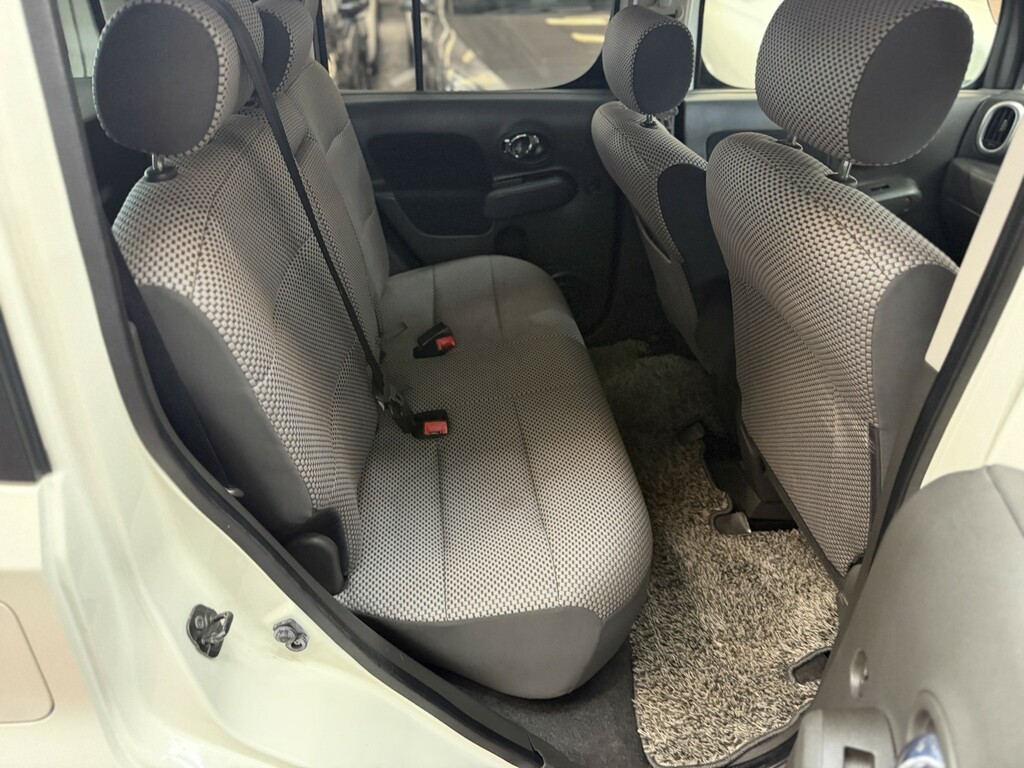 Nissan Cube Hatchback 1.6 2019 Red #10