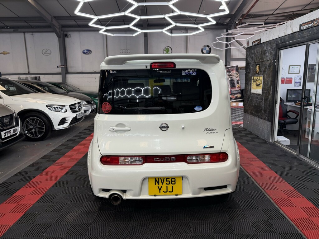 Nissan Cube Hatchback 1.6 2019 Red #31