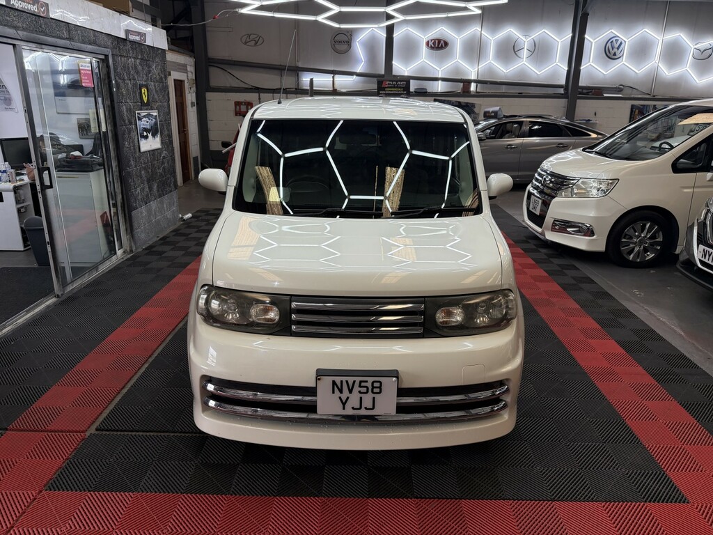 Nissan Cube Hatchback 1.6 2019 Red #27