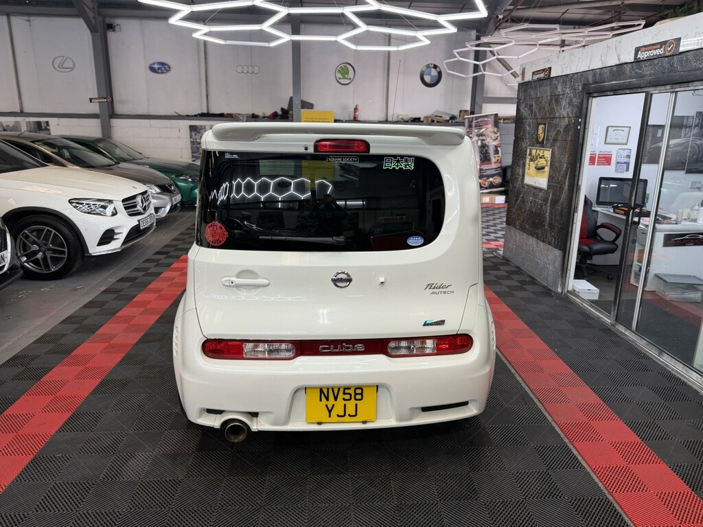 Nissan Cube Hatchback 1.6 2019 Red #36