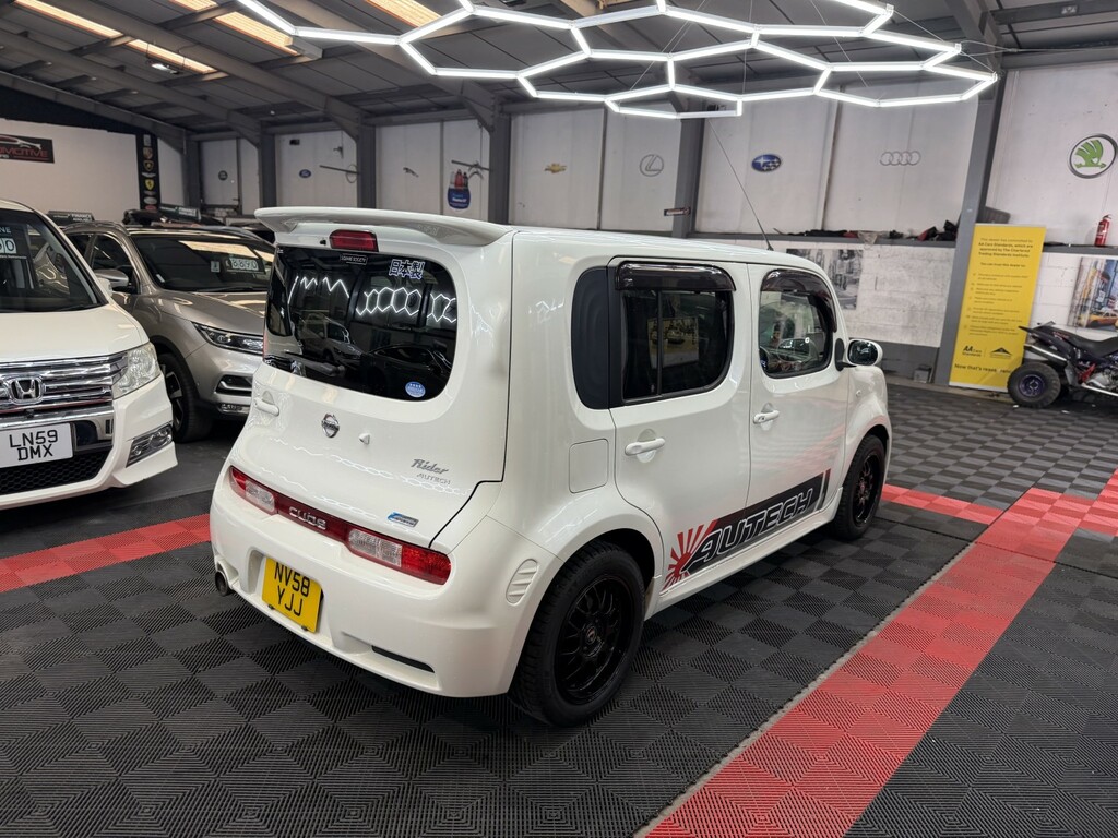 Nissan Cube Hatchback 1.6 2019 Red #7