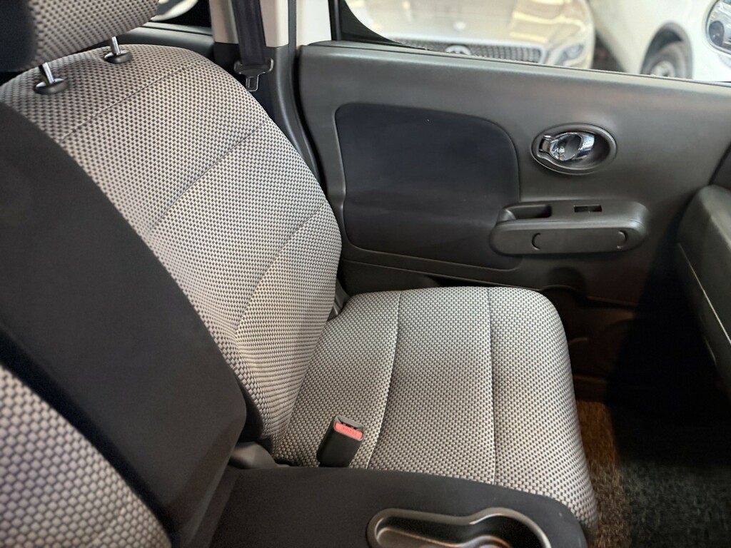 Nissan Cube Hatchback 1.6 2019 Red #18