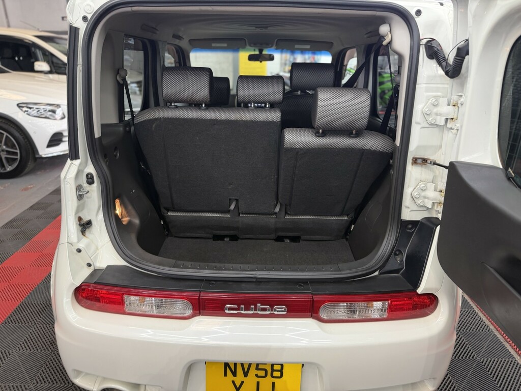 Nissan Cube Hatchback 1.6 2019 Red #11