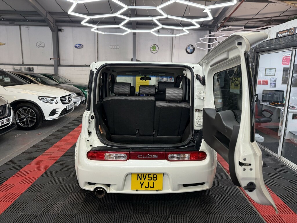 Nissan Cube Hatchback 1.6 2019 Red #32