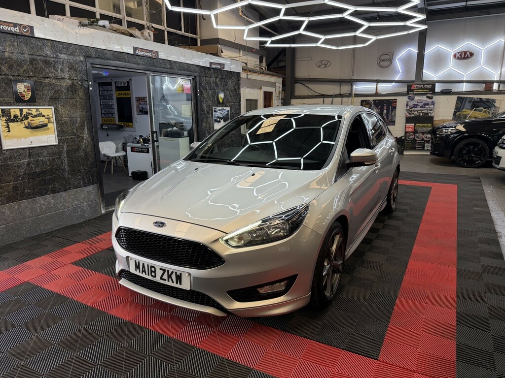 Ford Focus Hatchback 1.5 Tdci St-line X 201818 Silver #2