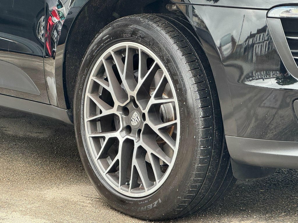 Porsche Macan Suv GY65FOM Black #3