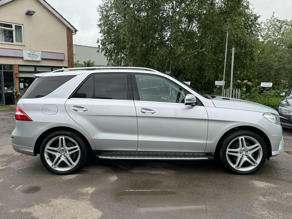 Mercedes-Benz M Class 3L Amg Sport Silver #3