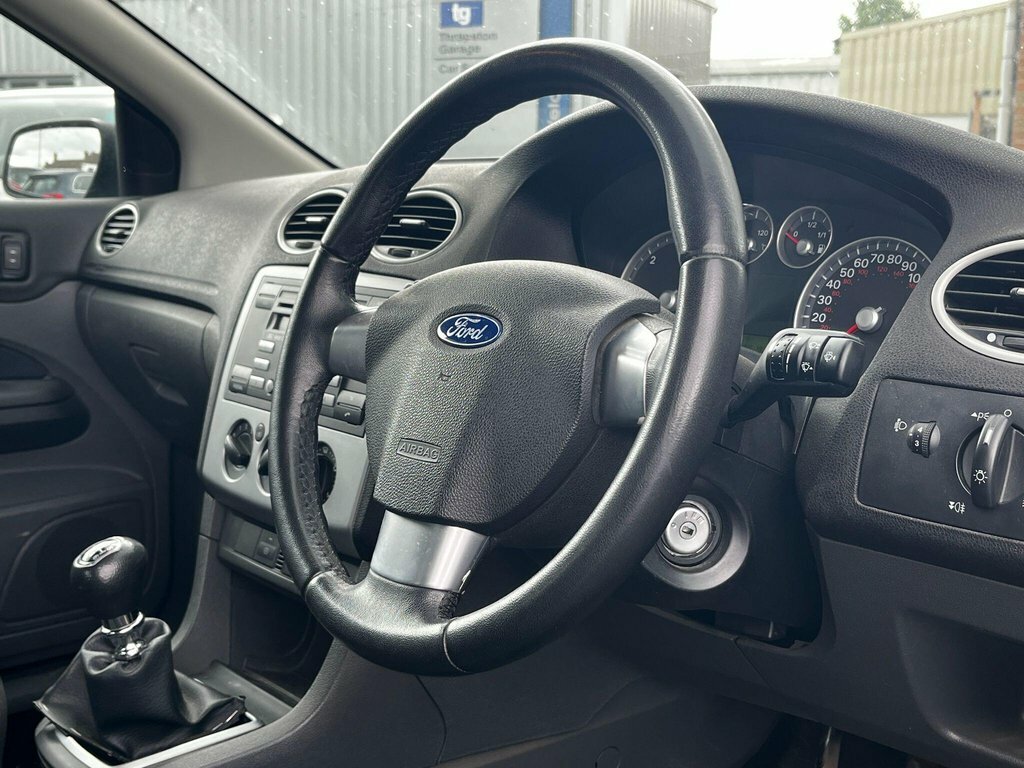 Ford Focus Ghia Blue #9