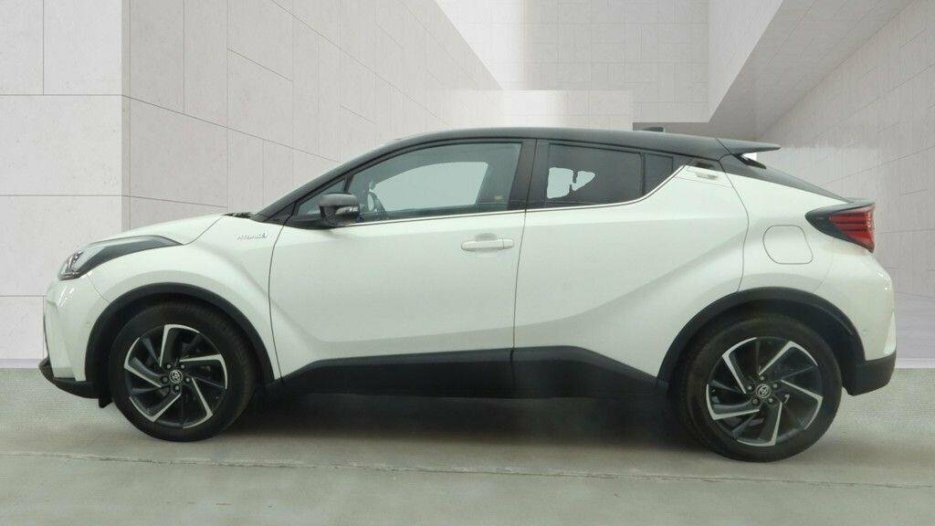 Toyota C-Hr 2L Dynamic White #5