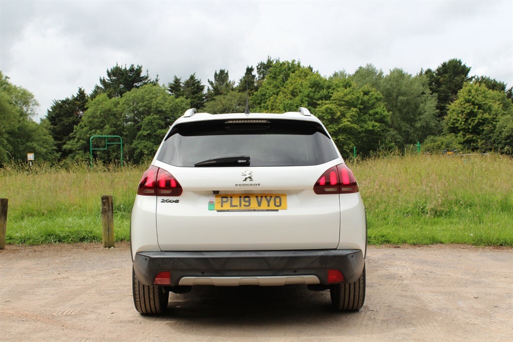 Peugeot 2008 Puretech Ss Allure Premium PL19VYO White #4