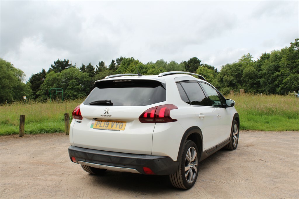 Peugeot 2008 Puretech Ss Allure Premium PL19VYO White #3