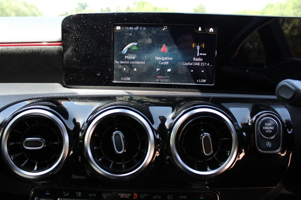 Mercedes-Benz 200 C Amg Line Premium Black #12