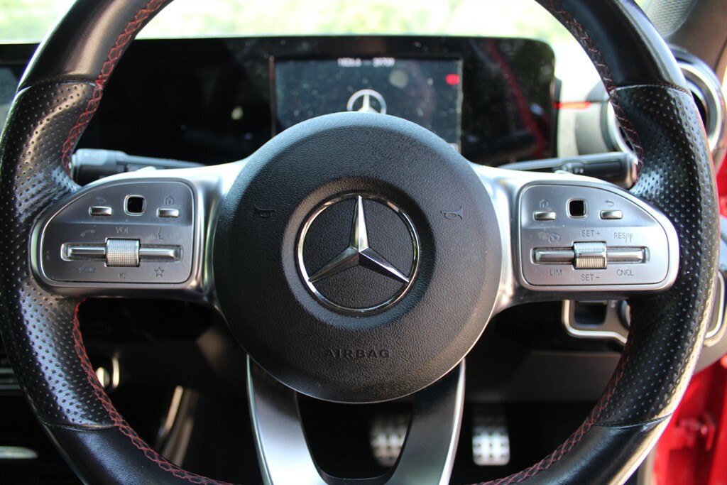 Mercedes-Benz 200 C Amg Line Premium Black #13