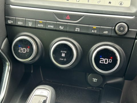 Jaguar E-Pace Core Red #24
