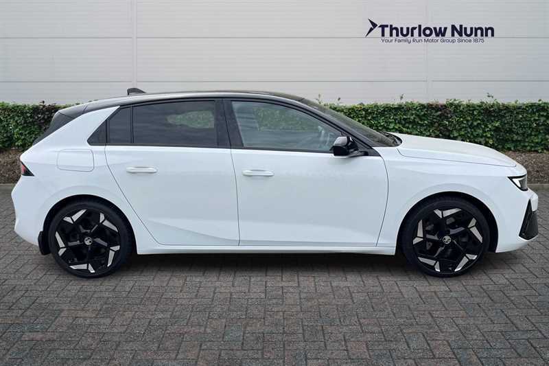 Vauxhall Astra 1.6 12.4Kwh Gse Hatchback Plug-in Hybri SY23WNC White #2