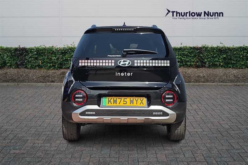 Hyundai Inster Long Range 49Kwh 02 Suv 115 Ps KW75WYX Black #4