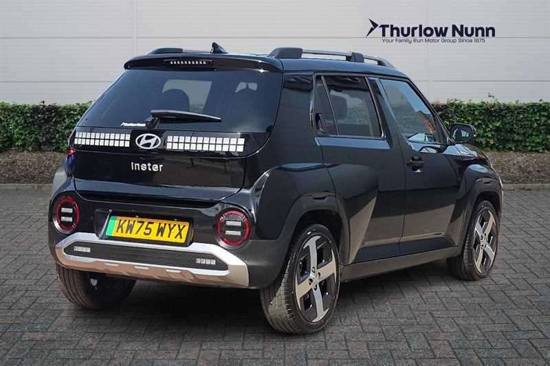 Hyundai Inster Long Range 49Kwh 02 Suv 115 Ps KW75WYX Black #3
