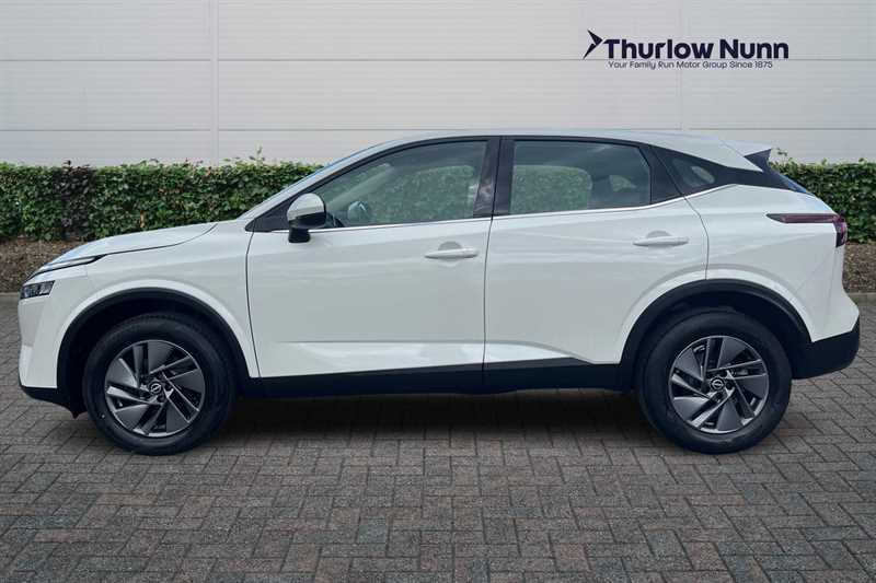 Nissan Qashqai Acenta Premium 1.3 Dig-t Hybrid Startstop 140Ps YS23HBG White #6