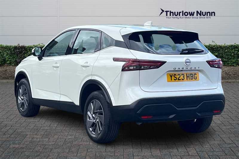 Nissan Qashqai Acenta Premium 1.3 Dig-t Hybrid Startstop 140Ps YS23HBG White #5