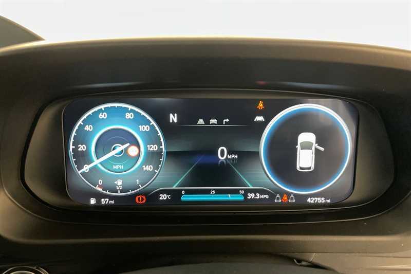 Hyundai I20 Hatchback White #20