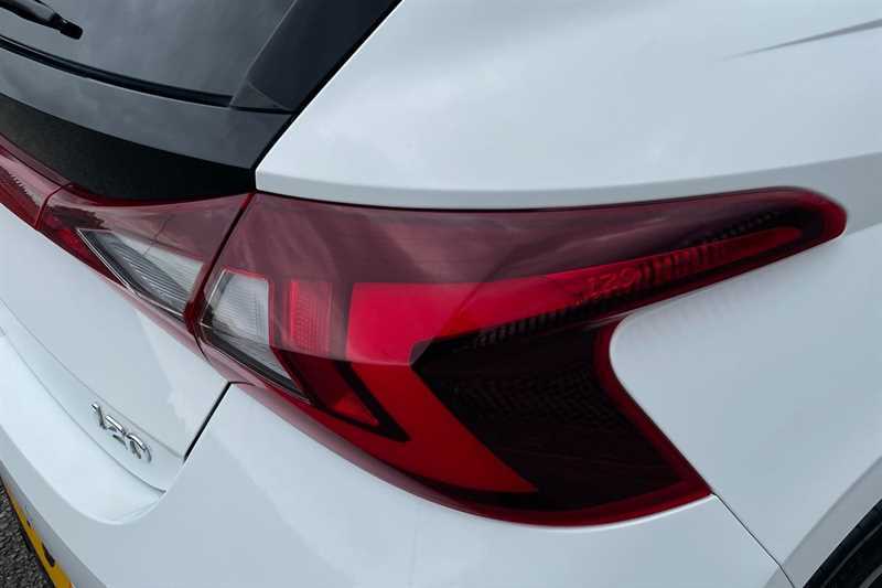 Hyundai I20 Hatchback White #35